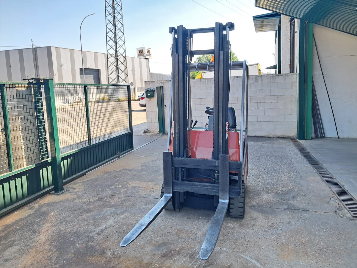 2004 BT CBE 15 T