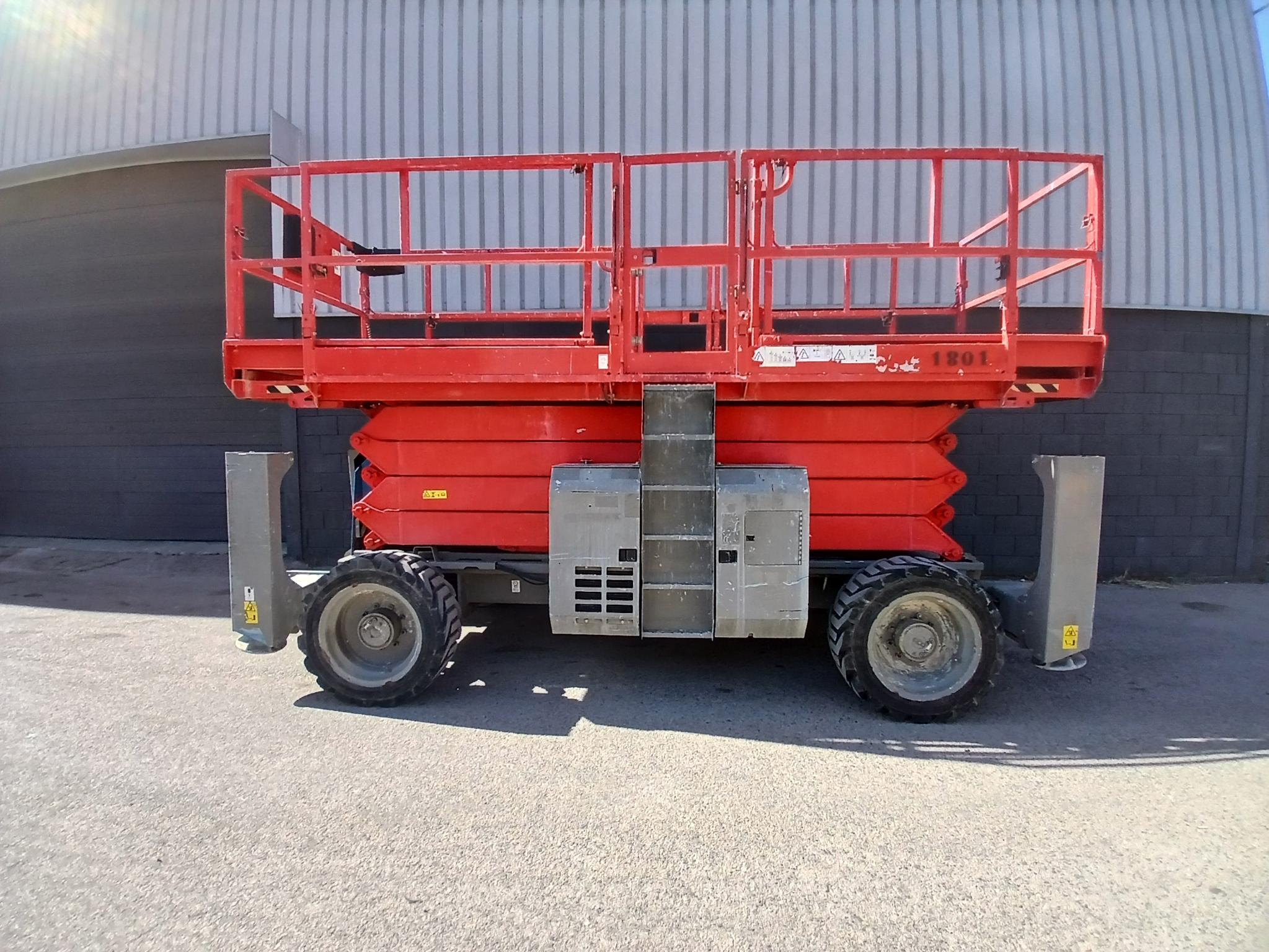 Genie GS4390 PLATAFORMA TIJERA DIESEL 15 MT
