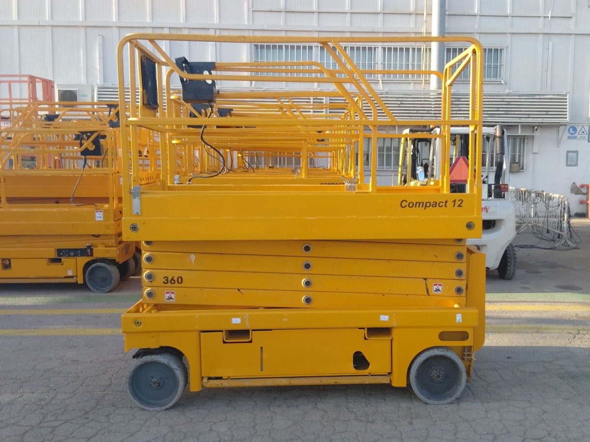 2013 HAULOTTE COMPACT 12