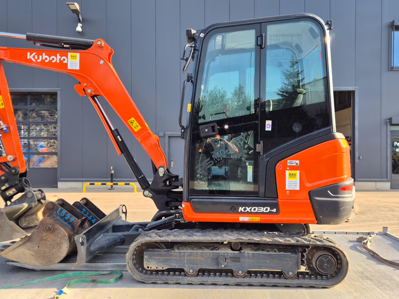 Miniexcavadora Kubota KX 030-4 GL