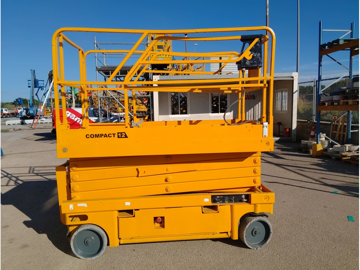 2013 HAULOTTE COMPACT 12
