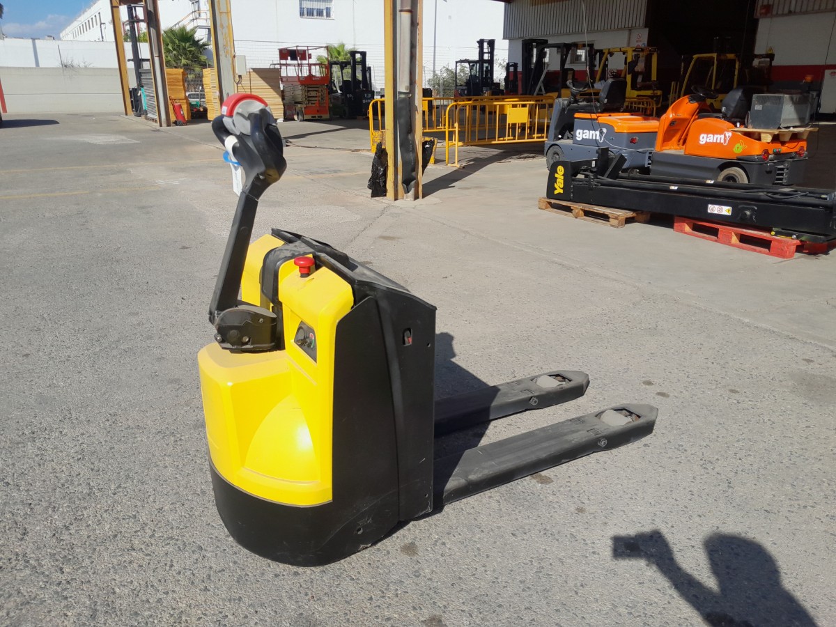 2017 YALE MP20