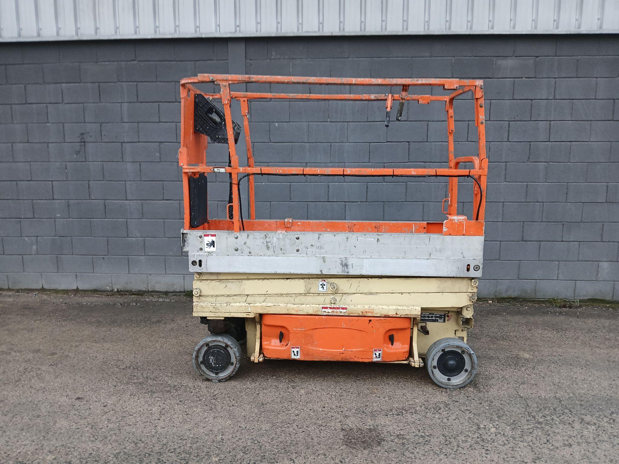 JLG 1930 ES PLATAFORMA TIJERA ELECTRICA 8 MT