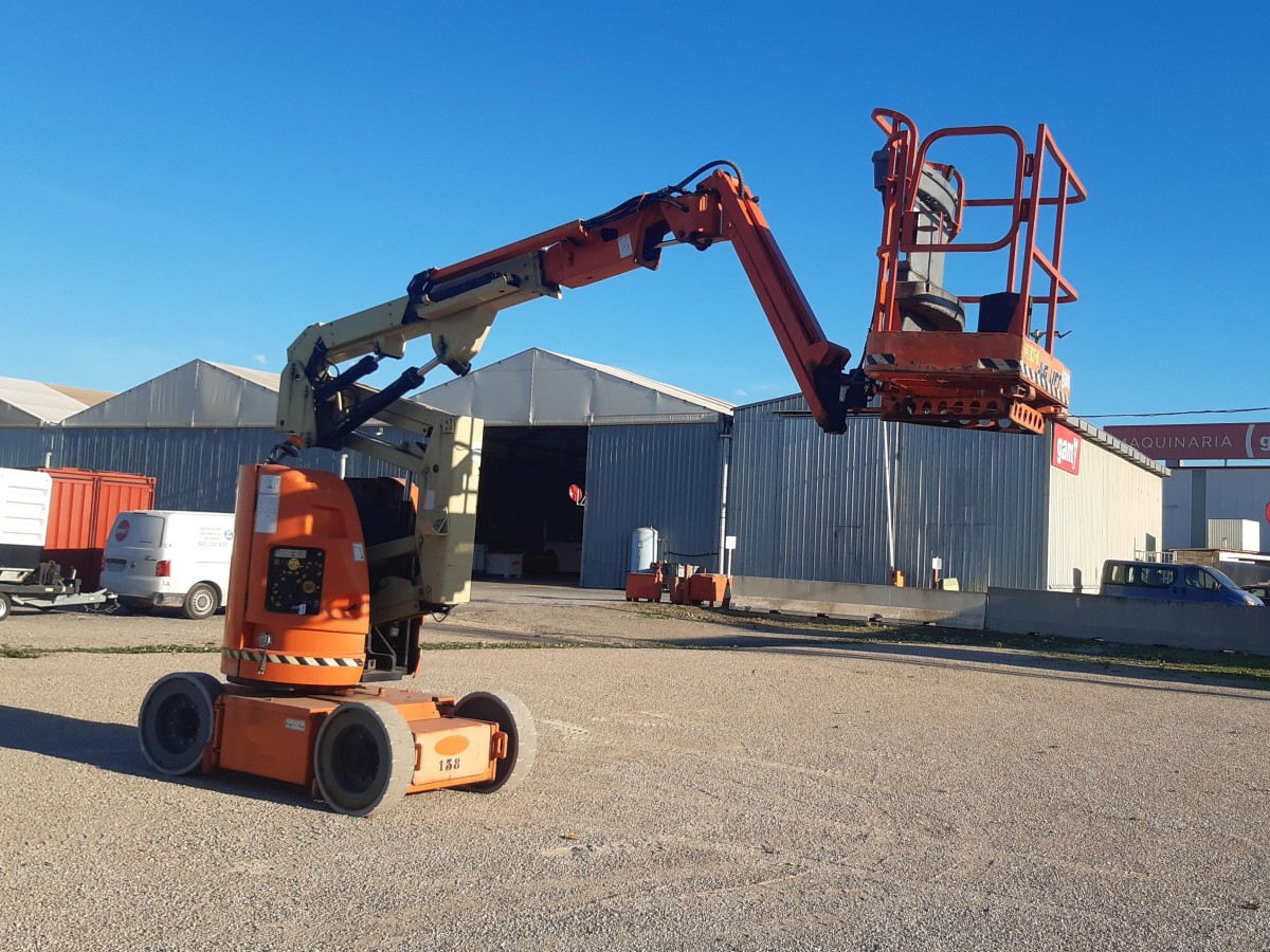 2007 JLG E300AJP