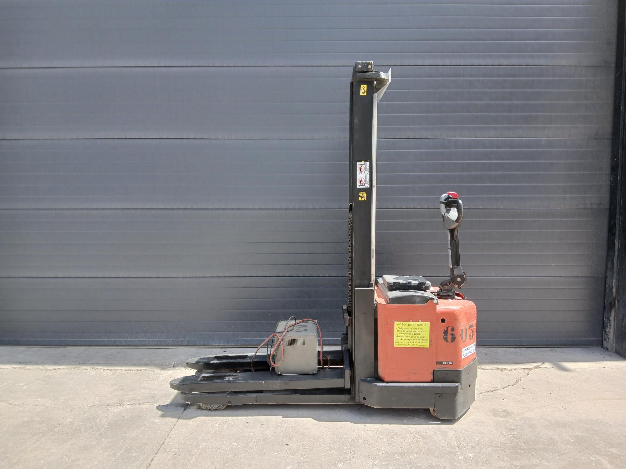 BT SWE 160 APILADOR ELECTRICO 1600 KG