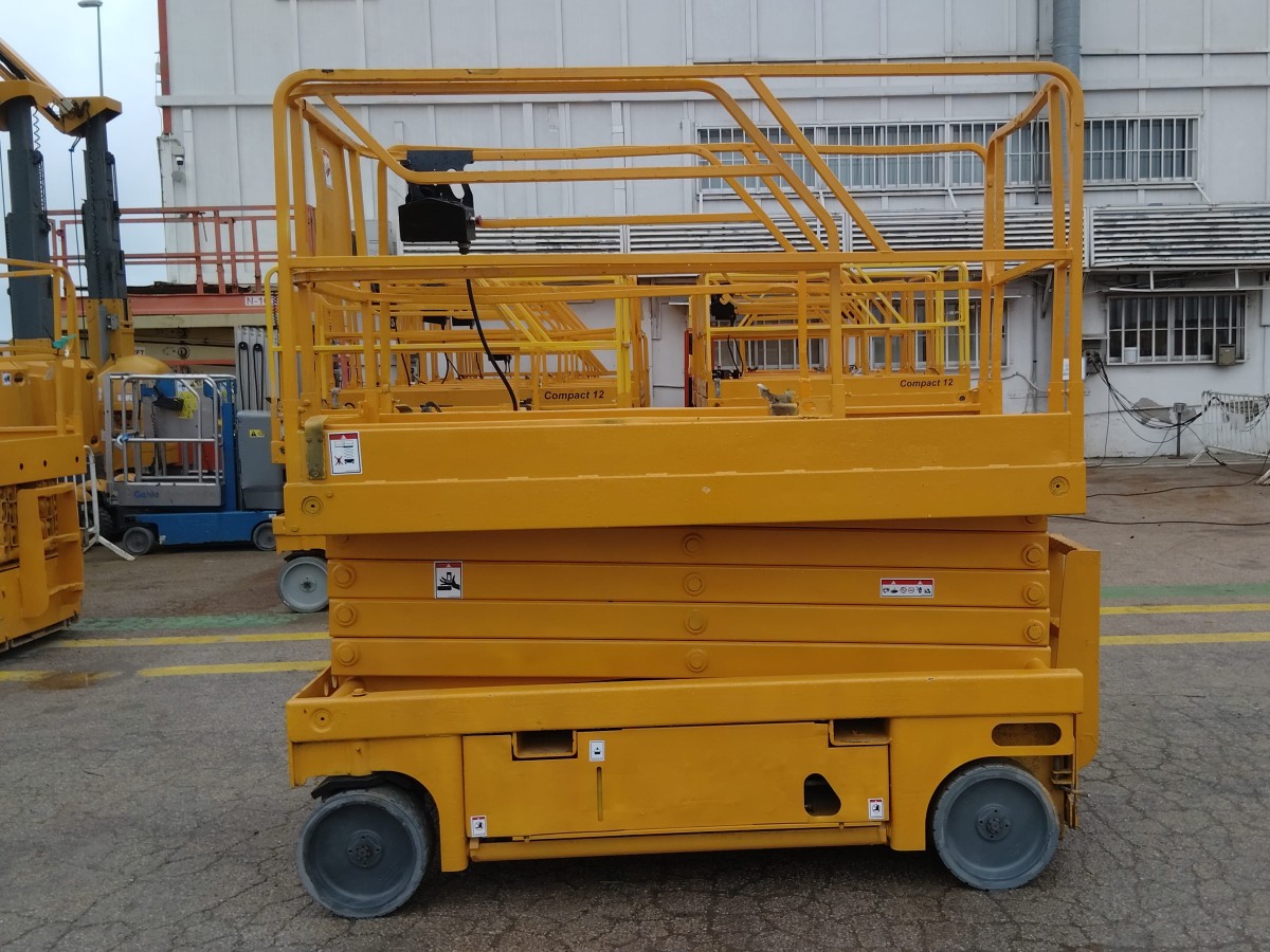 2013 HAULOTTE COMPACT 12