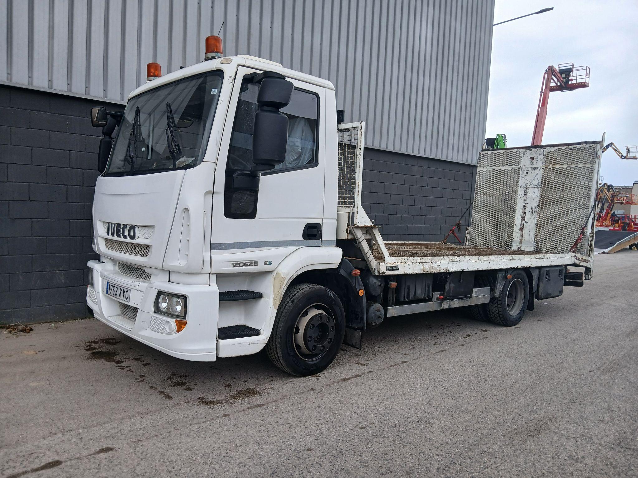 Iveco ML120E22/P Camión porta-vehículos 160CV